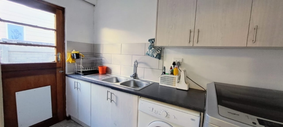 4 Bedroom Property for Sale in Sandbaai Western Cape